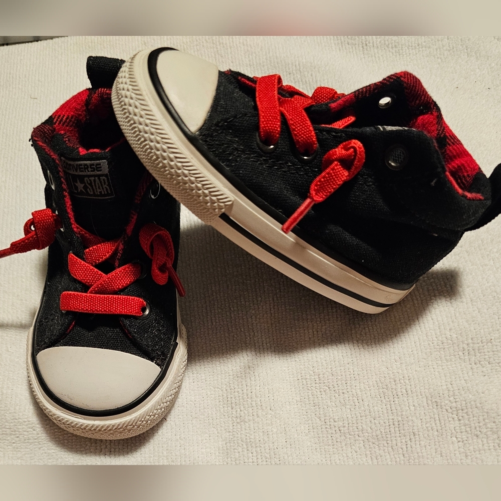 Converse Sneakers Chuck Taylor All Star CTAS No Tie Hi-Tops Buffalo Size 5 NEW